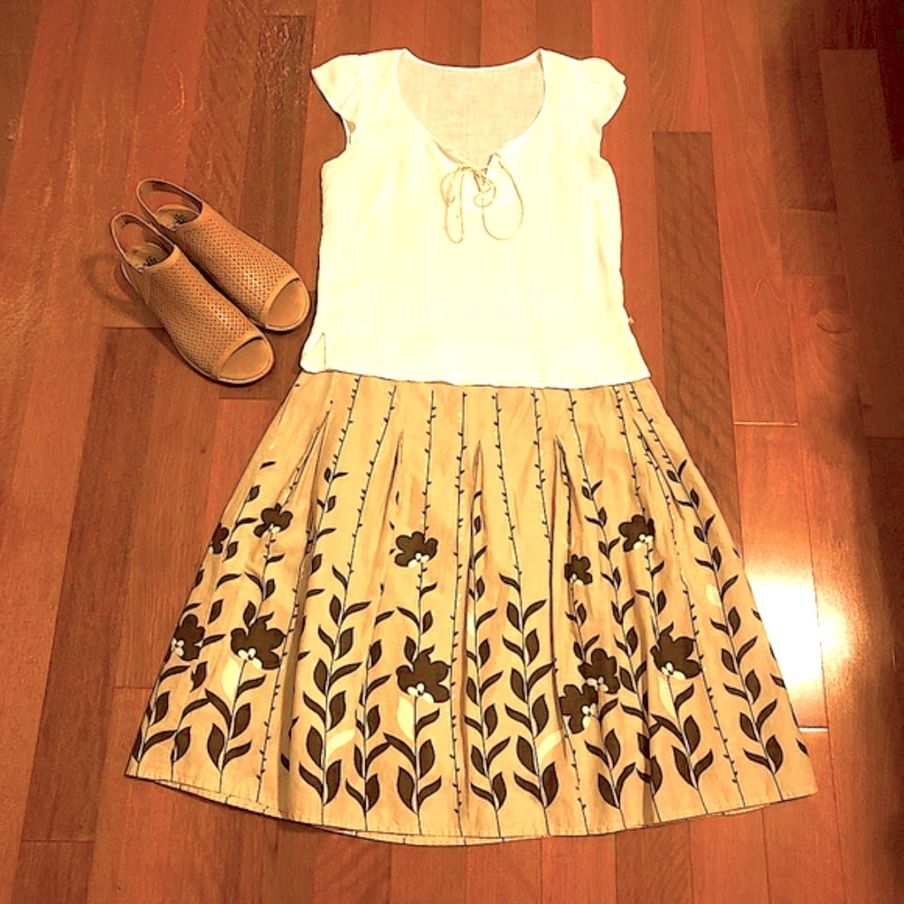 Pretty Floral Skirt - Apt. 9 - Brown & Tan - Size 8 Petite - Picture 2 of 7